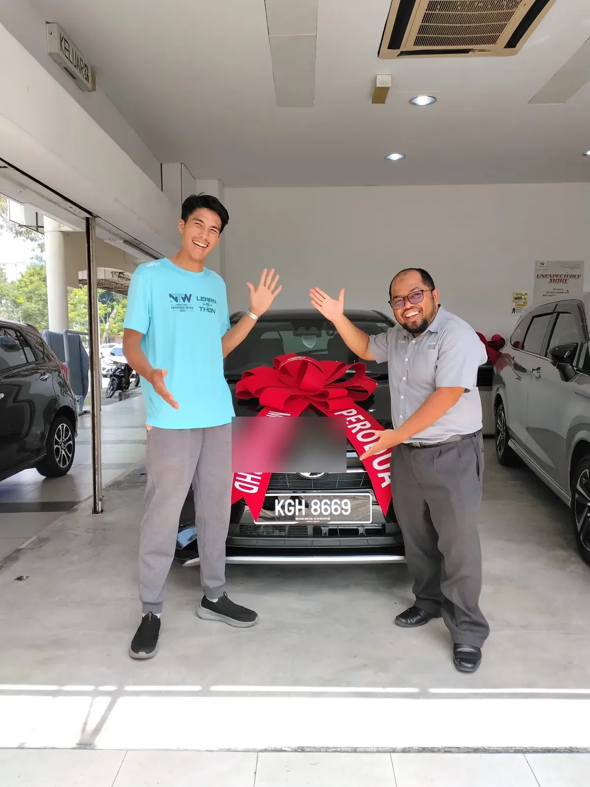 Customer delivery Perodua bersama Rahman