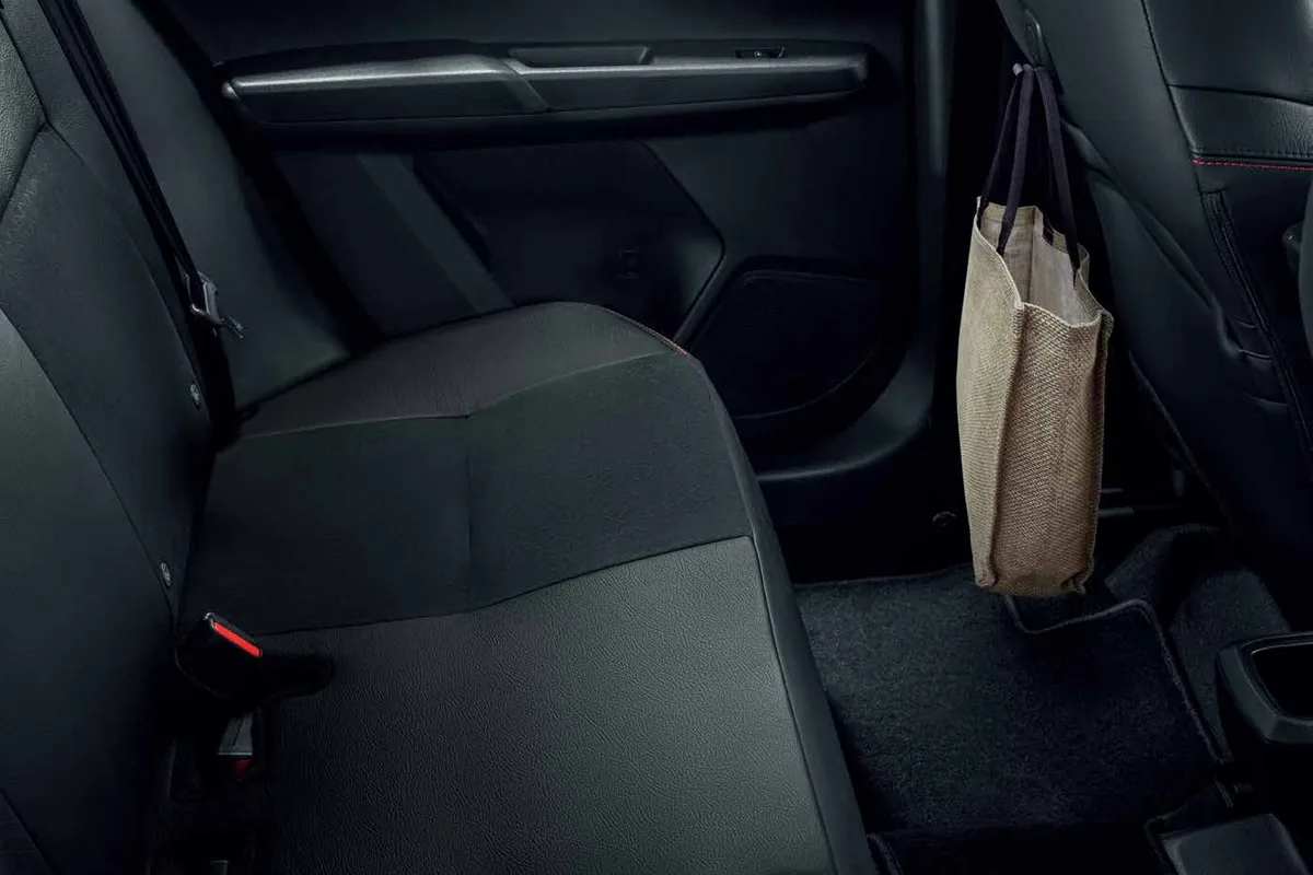 Perodua Axia 2026 tempat duduk belakang